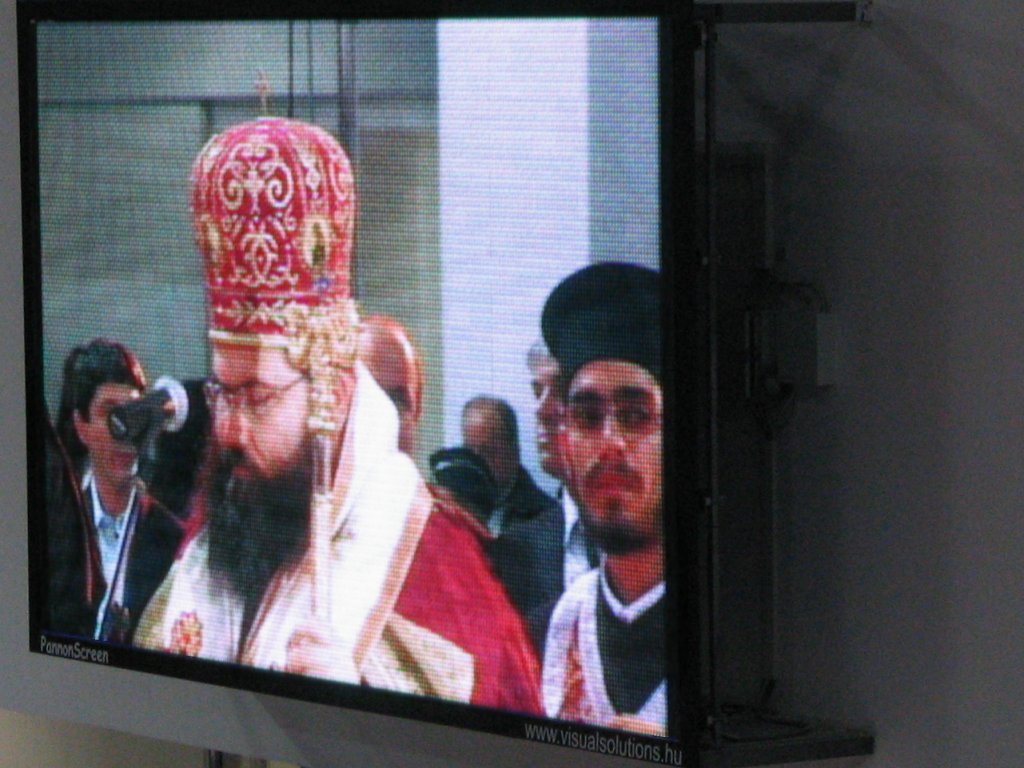 288 x 512 pixeles PannonScreen videotábla